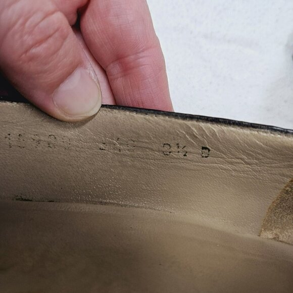 Salvatore Ferragamo 80s Vintage Sz 8 B Black  Embossed Leather Pumps Minor Flaws - Picture 14 of 16